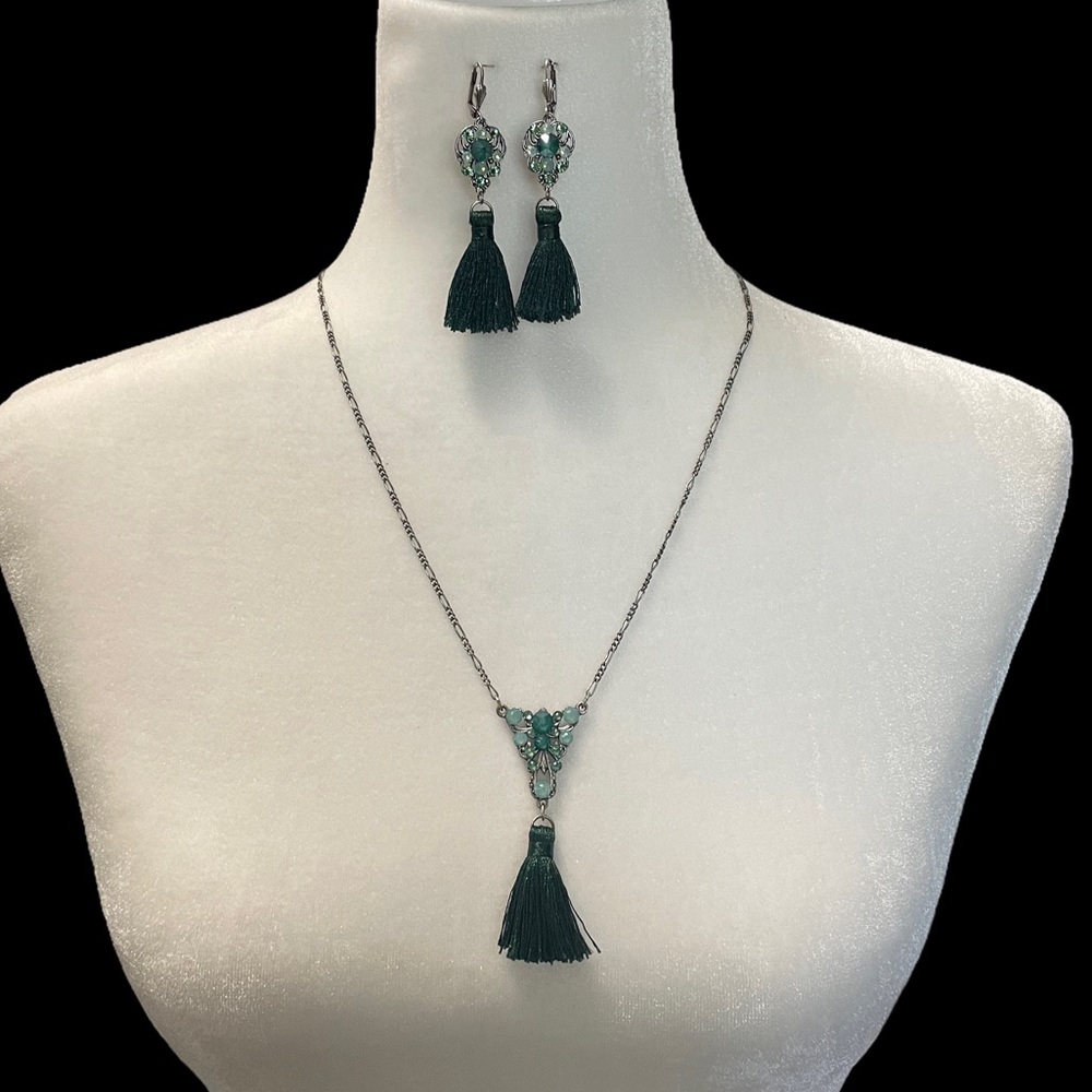 NWOT Anne Koplik Designs, Rhinestone Pendant With Tassel, Necklace & Earring Set